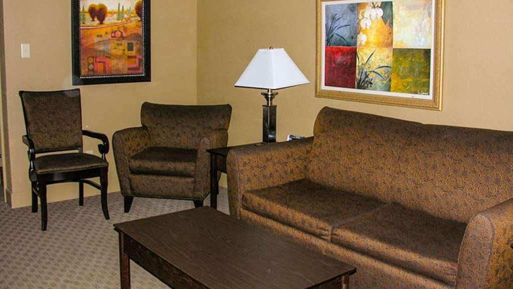 Fortune Inn & Suites Newport Стая снимка