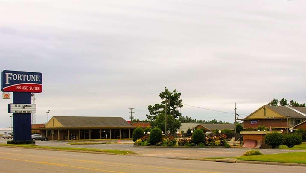Fortune Inn & Suites Newport Екстериор снимка