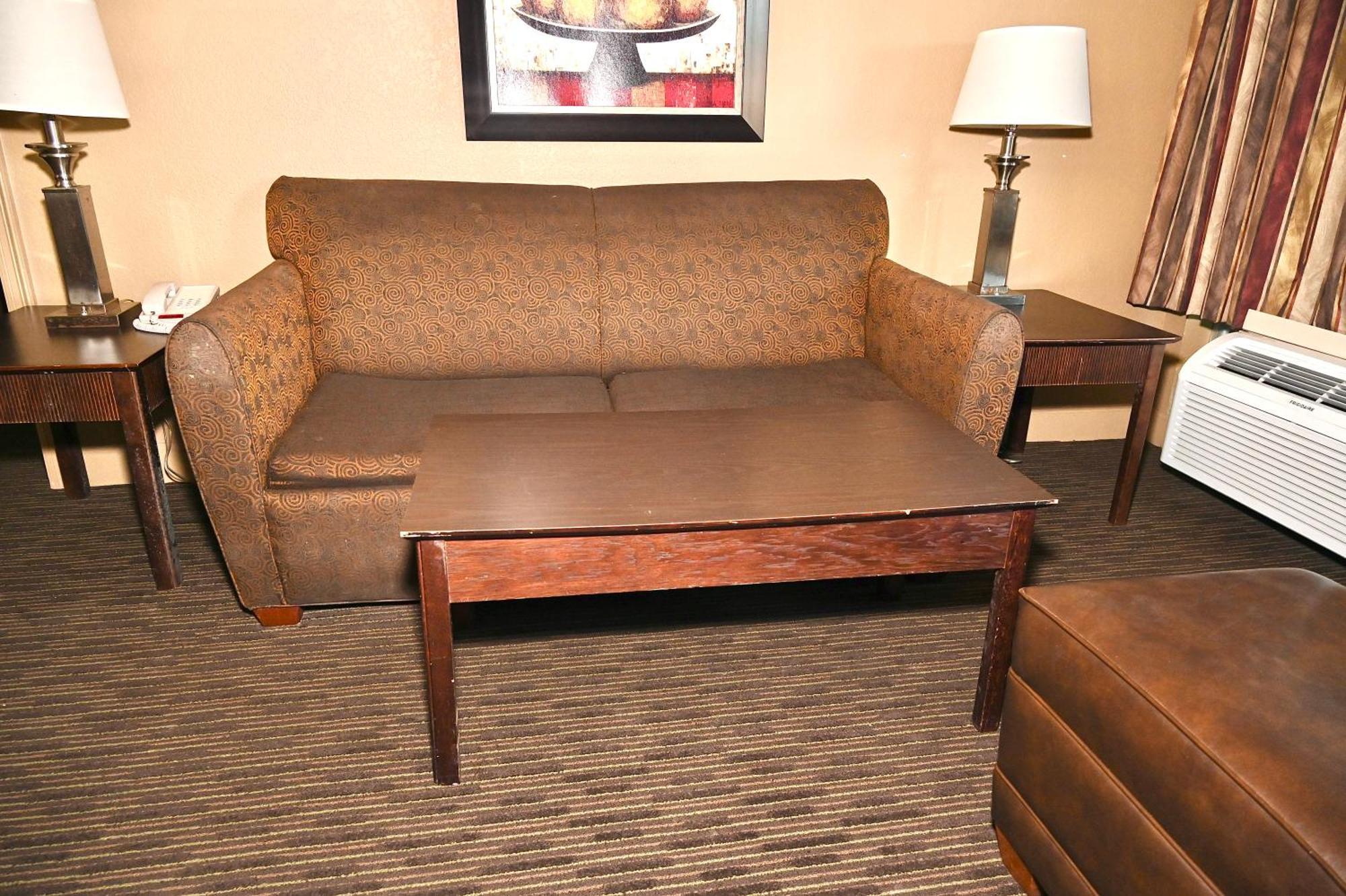 Fortune Inn & Suites Newport Екстериор снимка