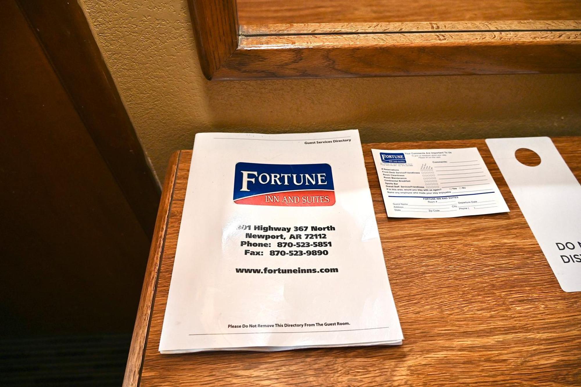 Fortune Inn & Suites Newport Екстериор снимка