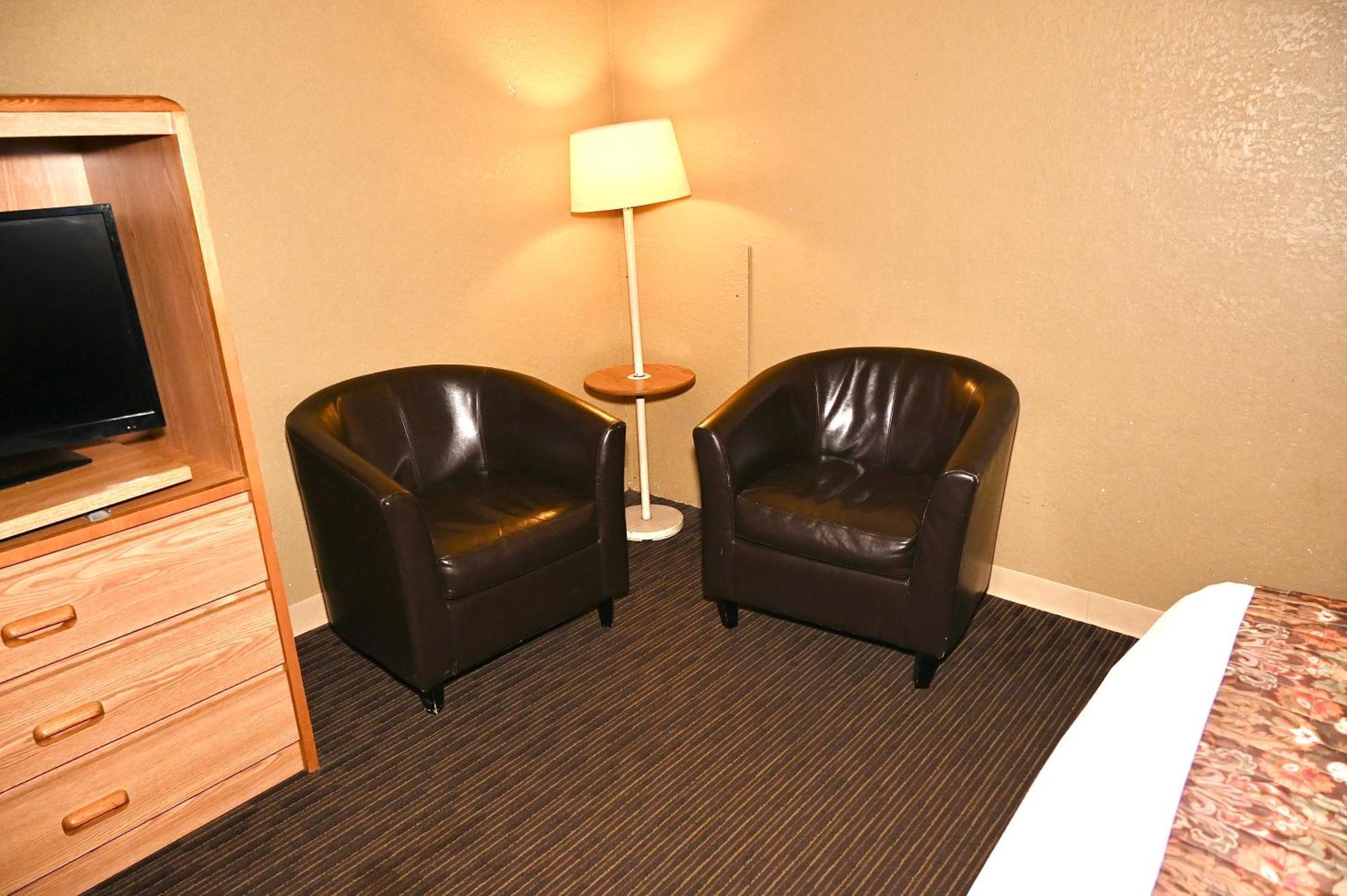 Fortune Inn & Suites Newport Екстериор снимка