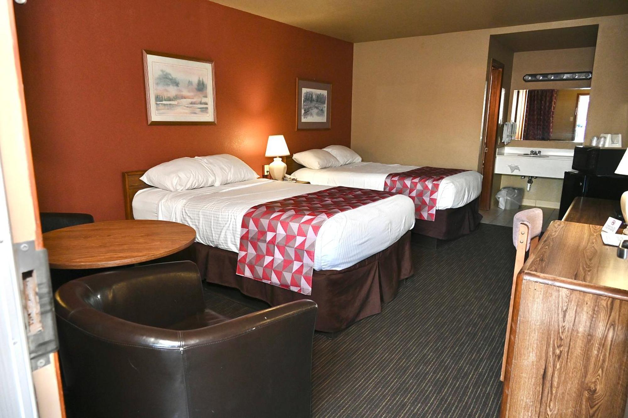 Fortune Inn & Suites Newport Екстериор снимка