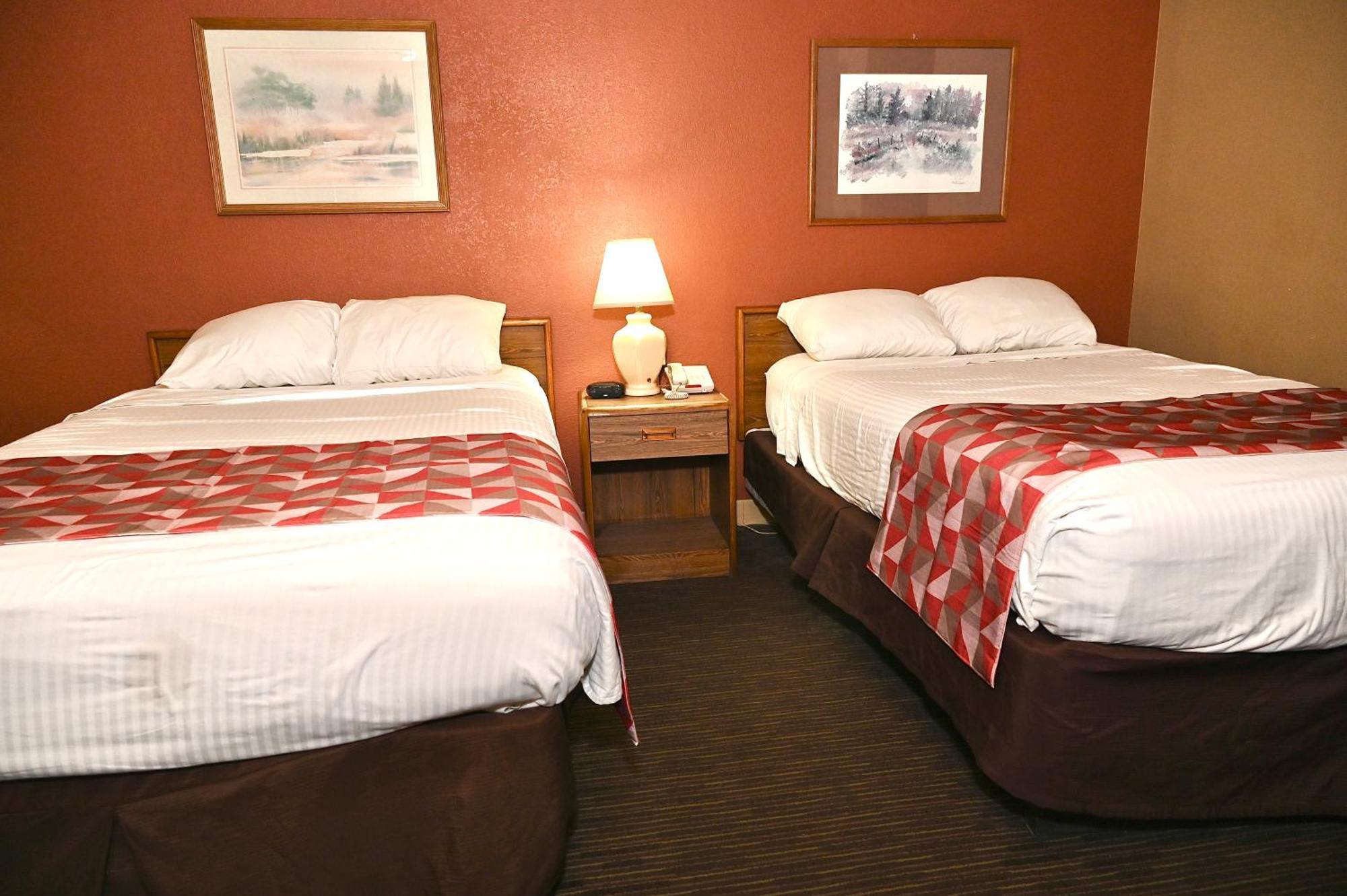 Fortune Inn & Suites Newport Екстериор снимка