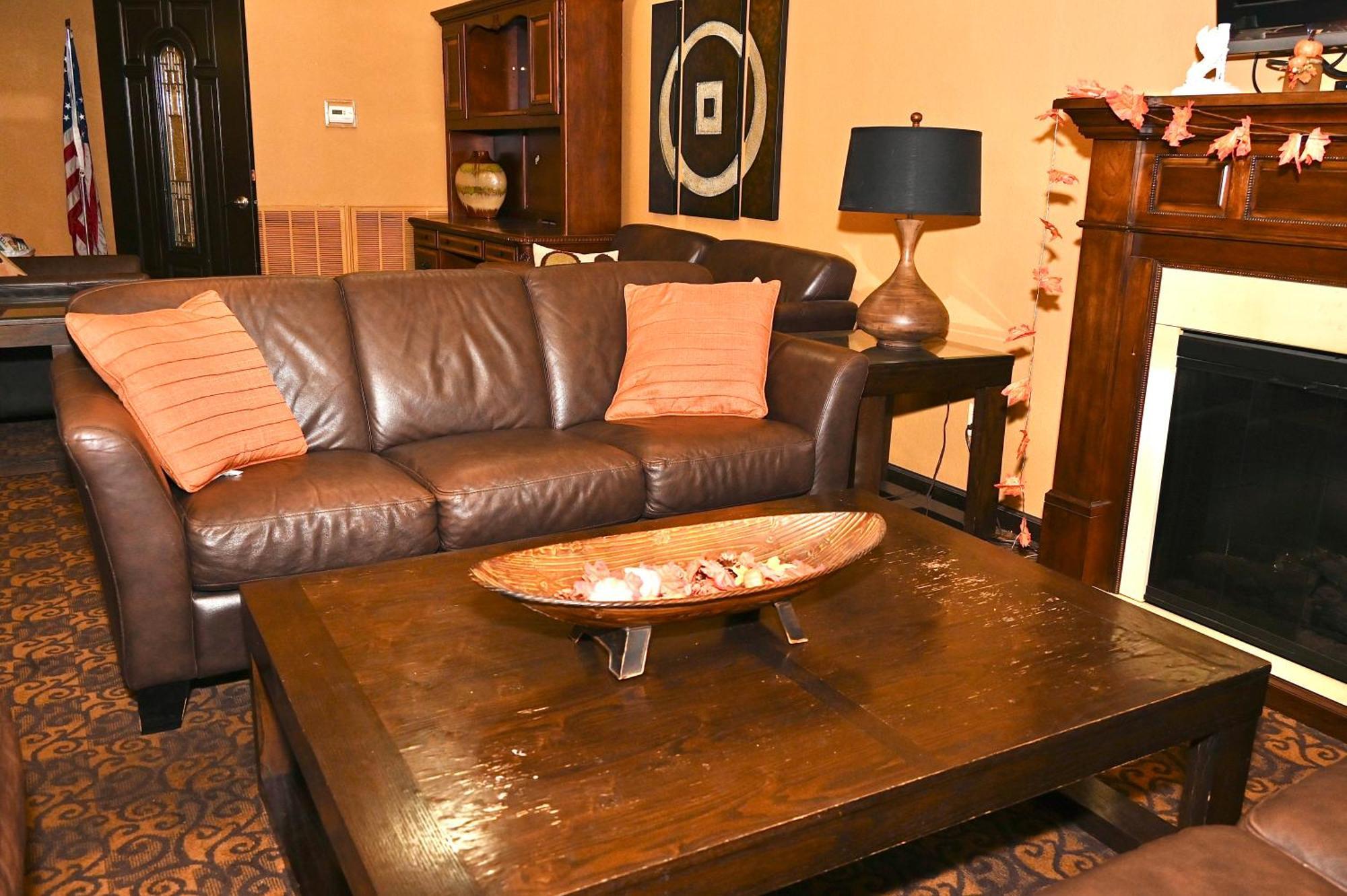 Fortune Inn & Suites Newport Екстериор снимка