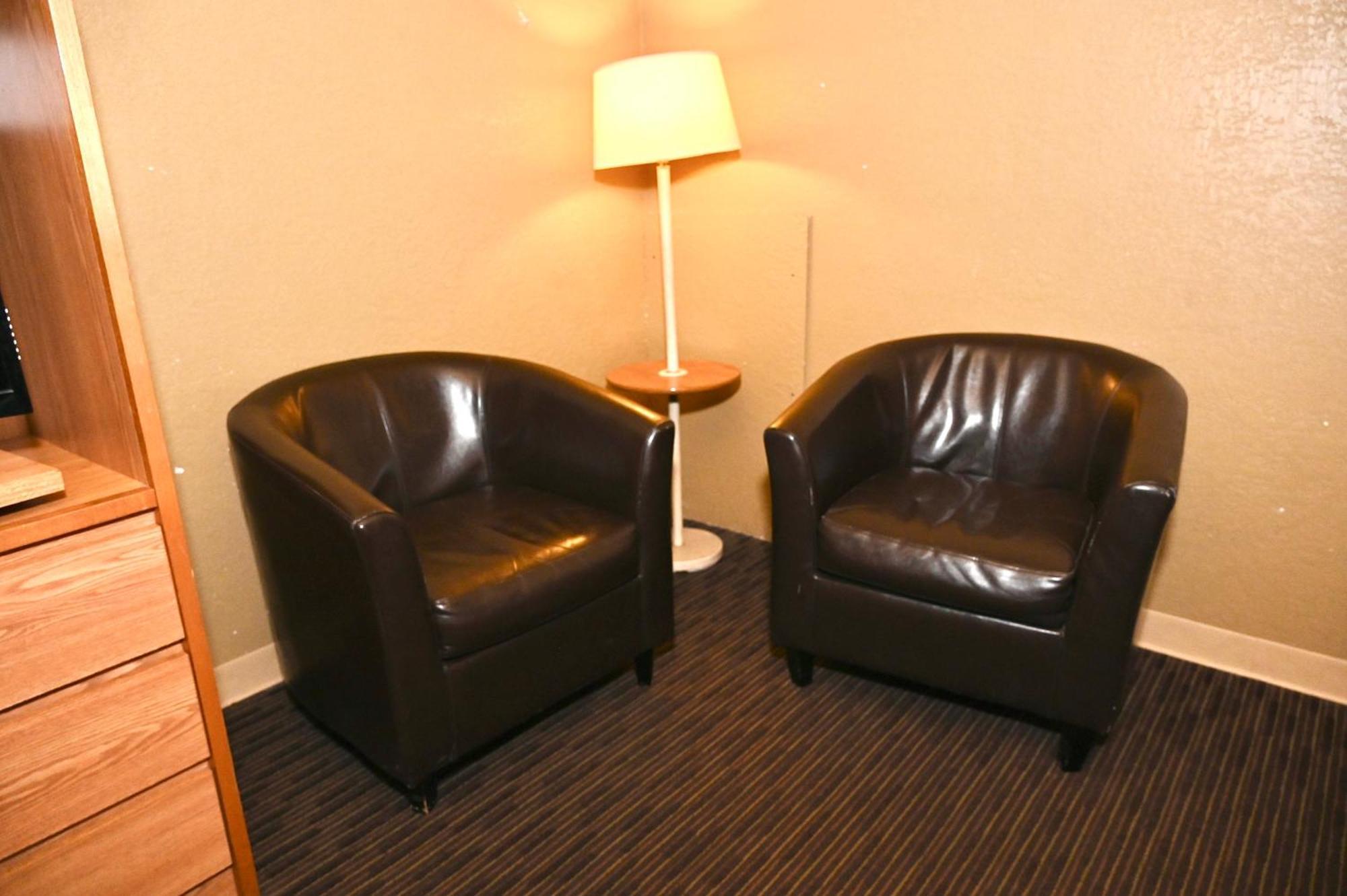 Fortune Inn & Suites Newport Екстериор снимка