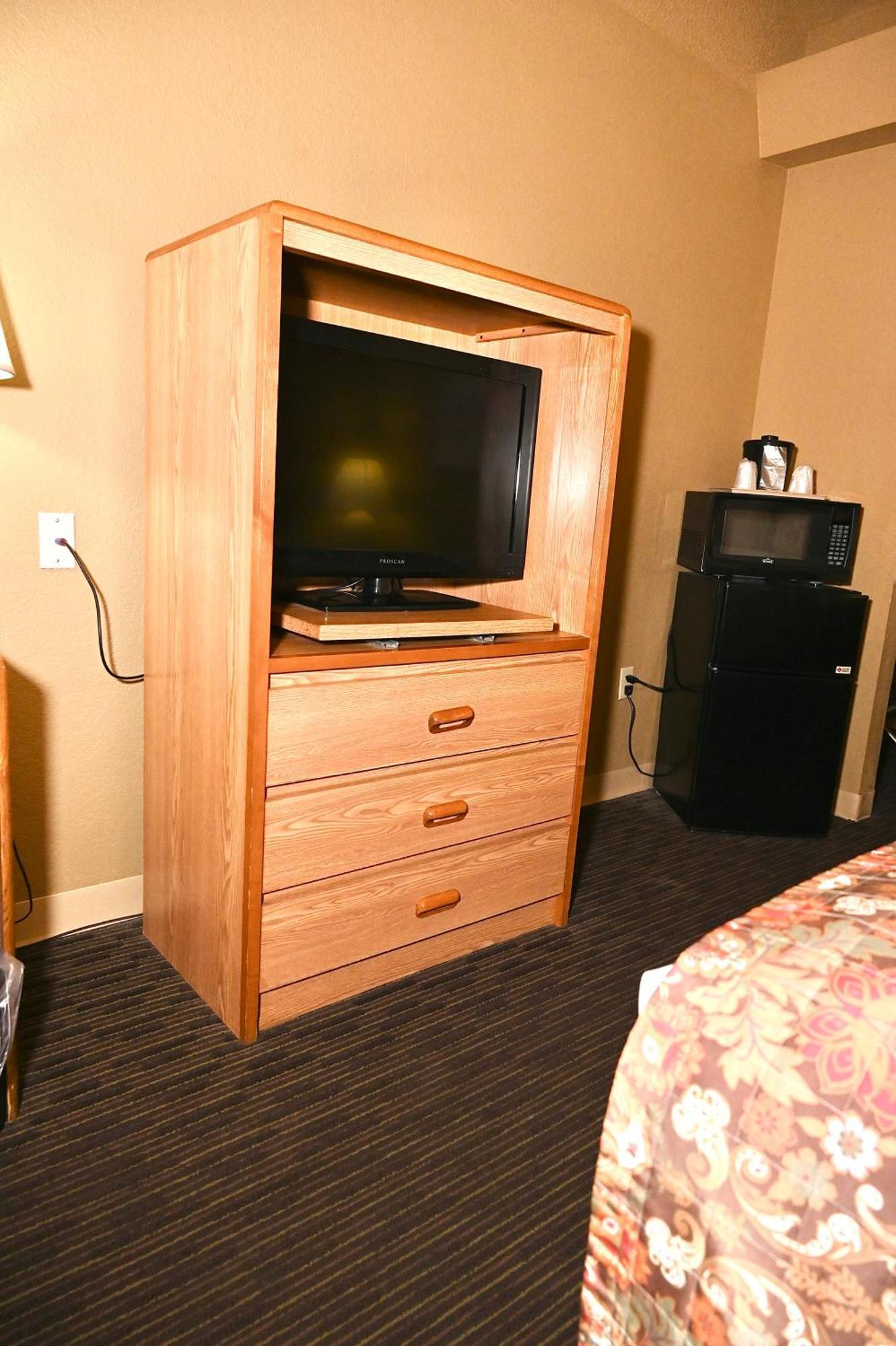 Fortune Inn & Suites Newport Екстериор снимка