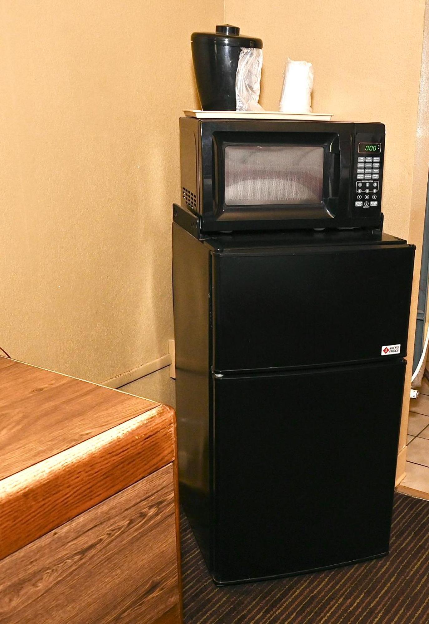Fortune Inn & Suites Newport Екстериор снимка